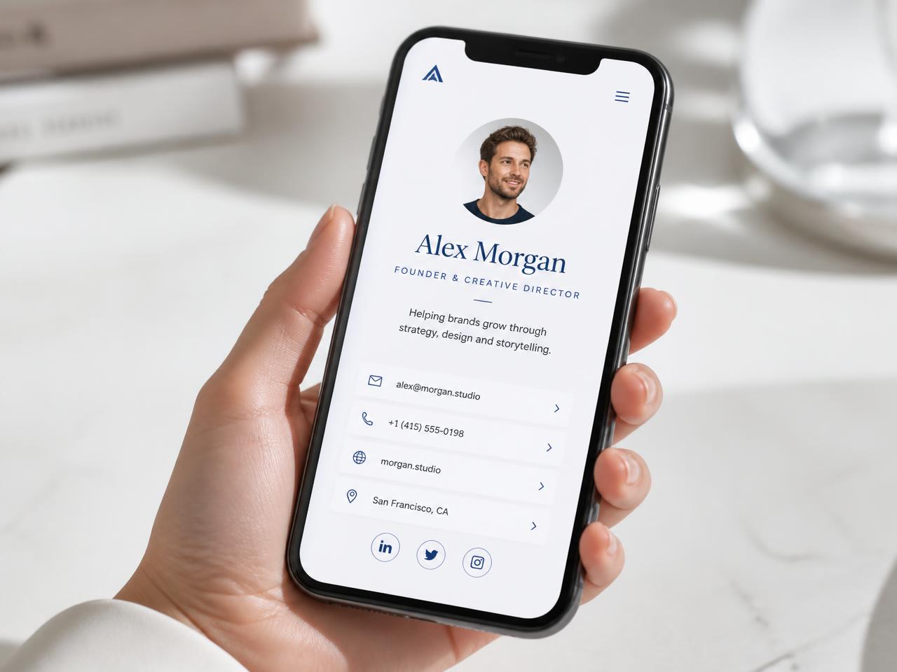 Telefon z minimalistyczną wizytówką cyfrową w stylu premium